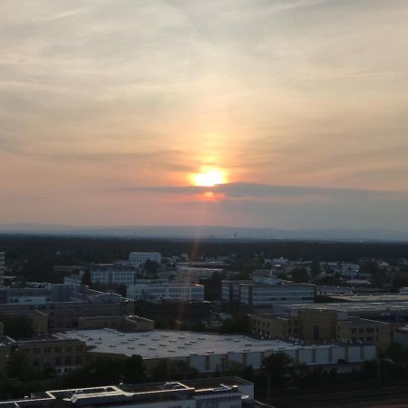 Skyline-Aussicht Und Fantastische Sonnenuntergaenge Apartment Ланген Екстериор снимка