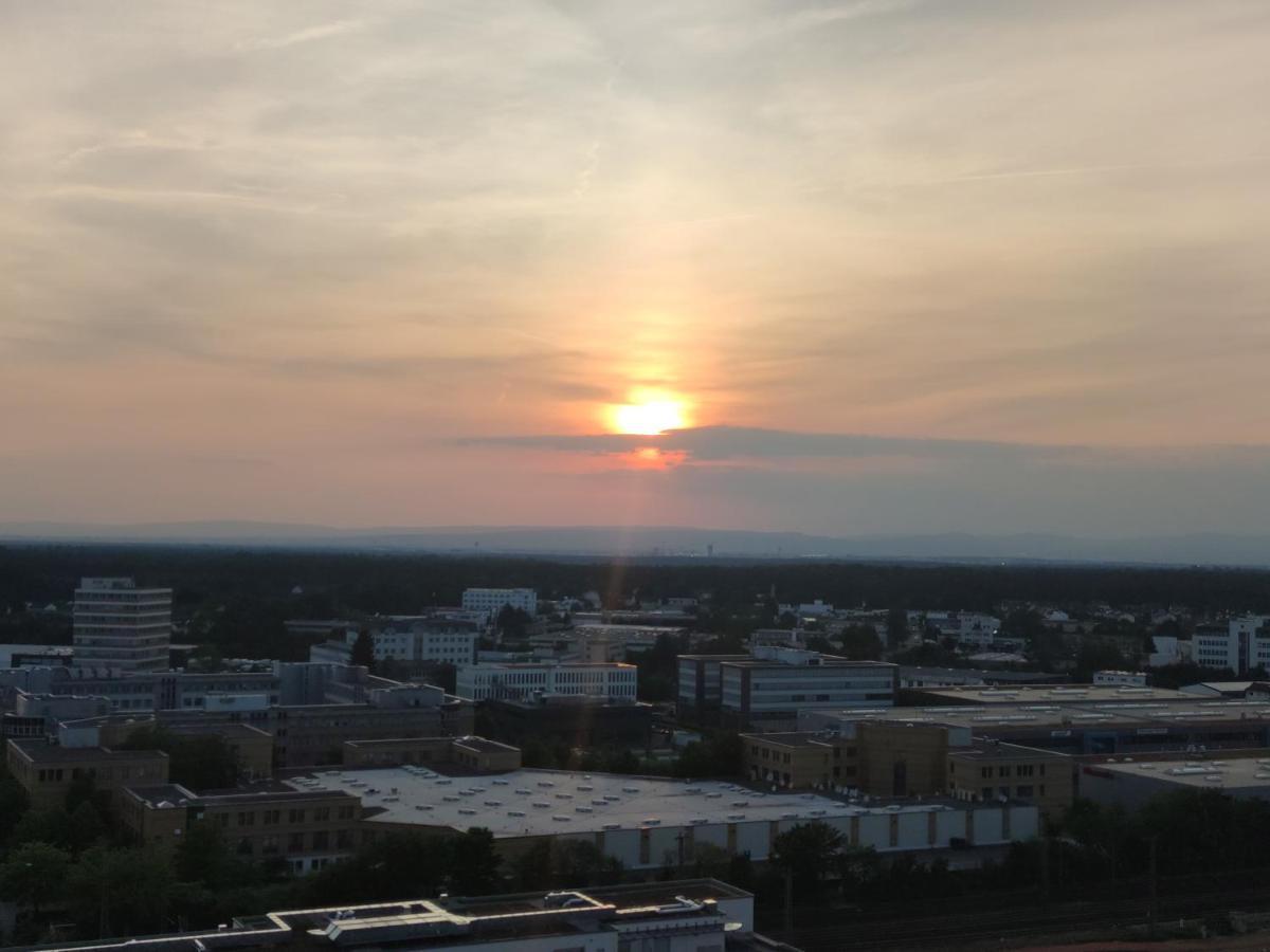 Skyline-Aussicht Und Fantastische Sonnenuntergaenge Apartment Ланген Екстериор снимка